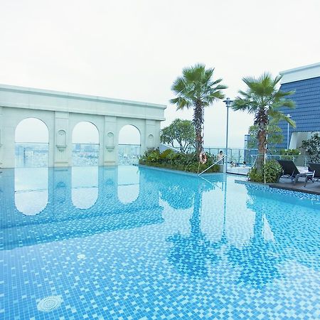 Ami Splendid Rooftop Pool Apartment Хошимин Екстериор снимка