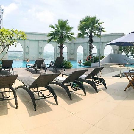 Ami Splendid Rooftop Pool Хошимин Екстериор снимка