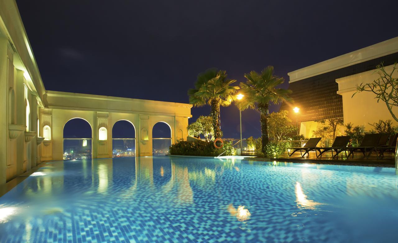 Ami Splendid Rooftop Pool Хошимин Екстериор снимка