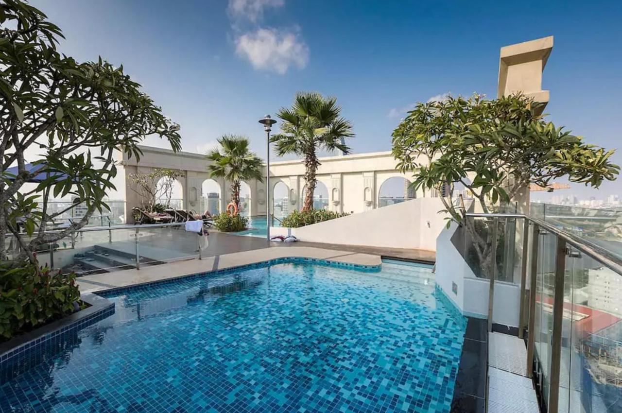 Ami Splendid Rooftop Pool Хошимин Екстериор снимка