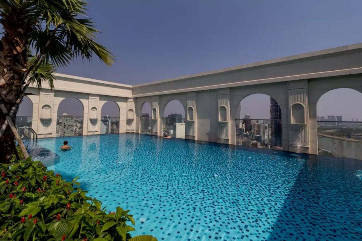 Ami Splendid Rooftop Pool Хошимин Екстериор снимка